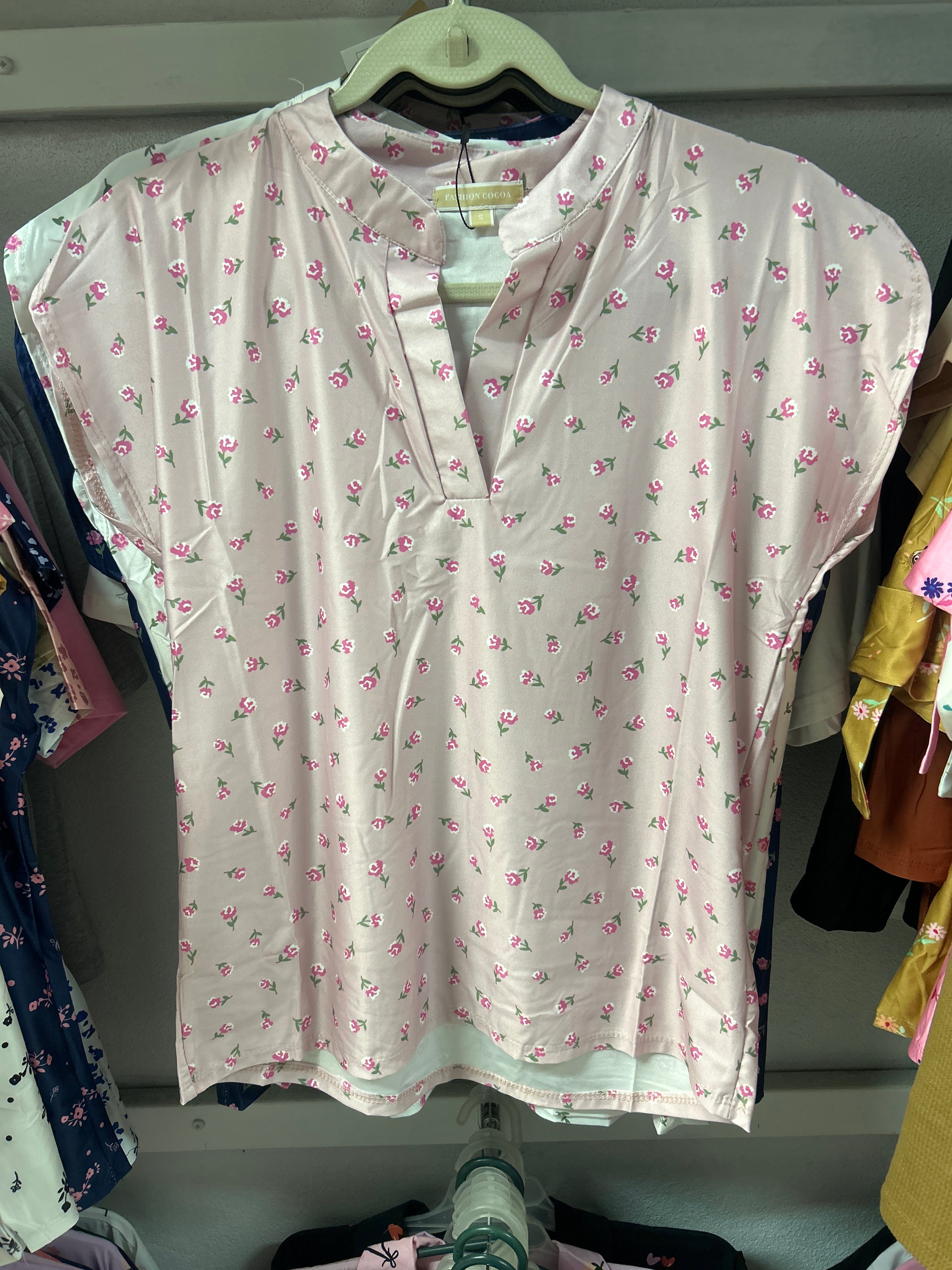 Blusa elástica con cuello mao