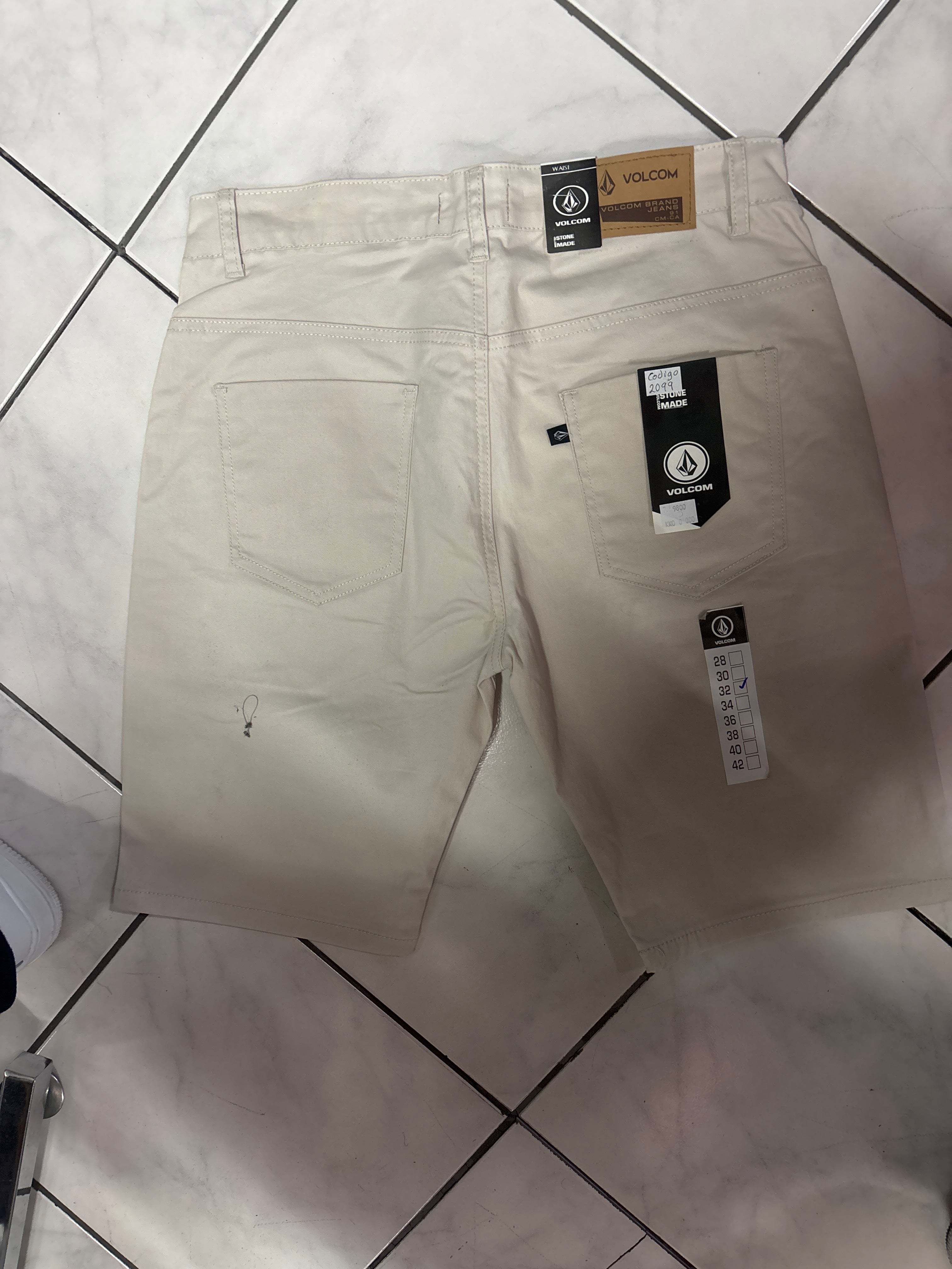 Short volcom
