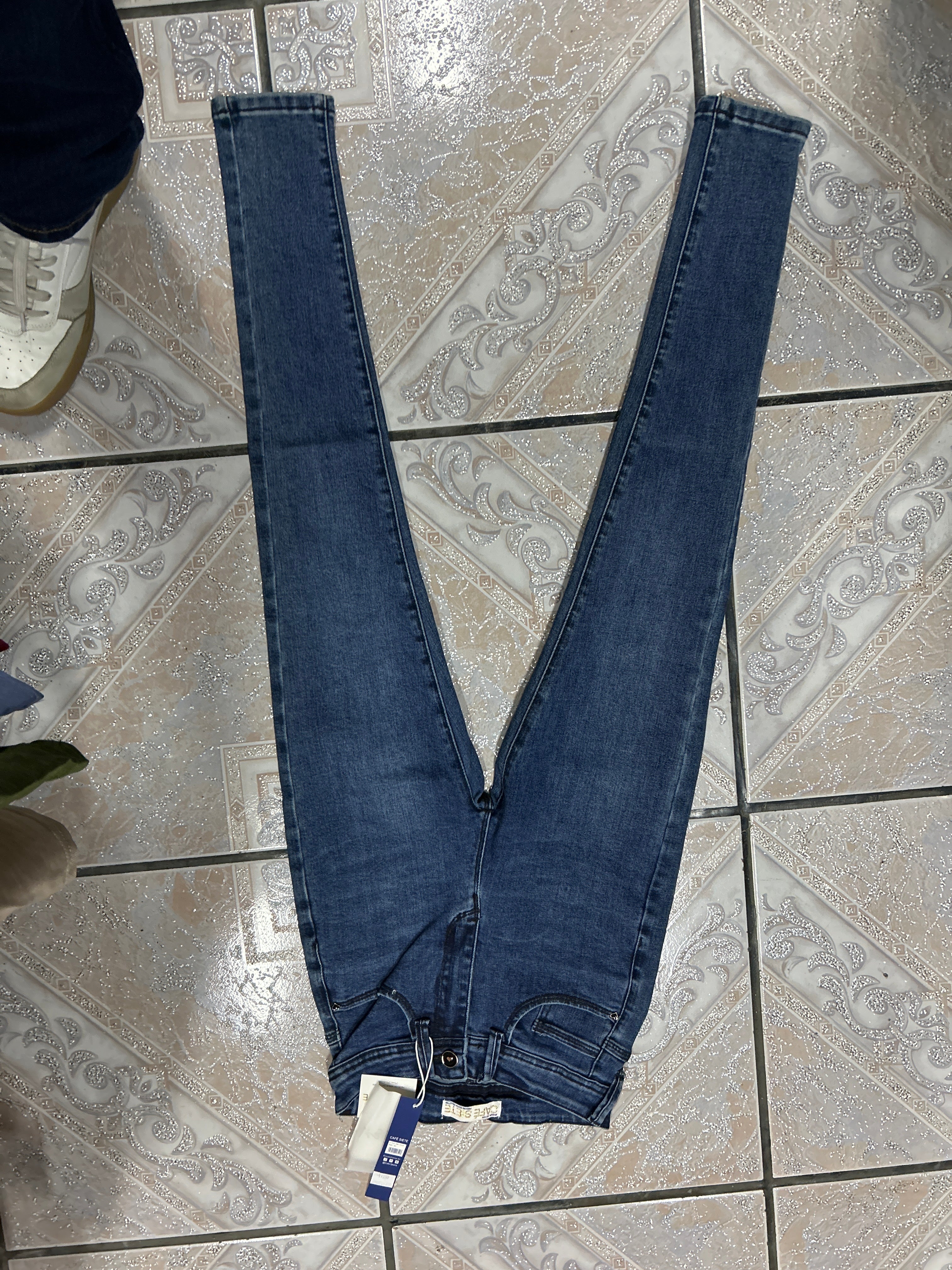 Jeans Café 7 de corte ajustado