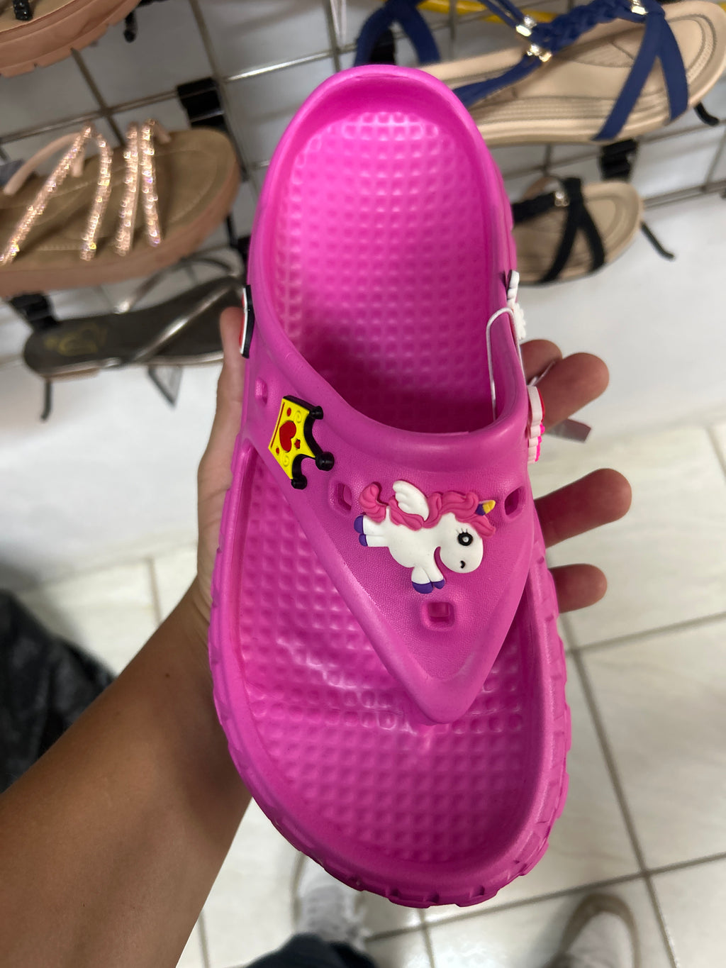 Sandalia estilo Croc