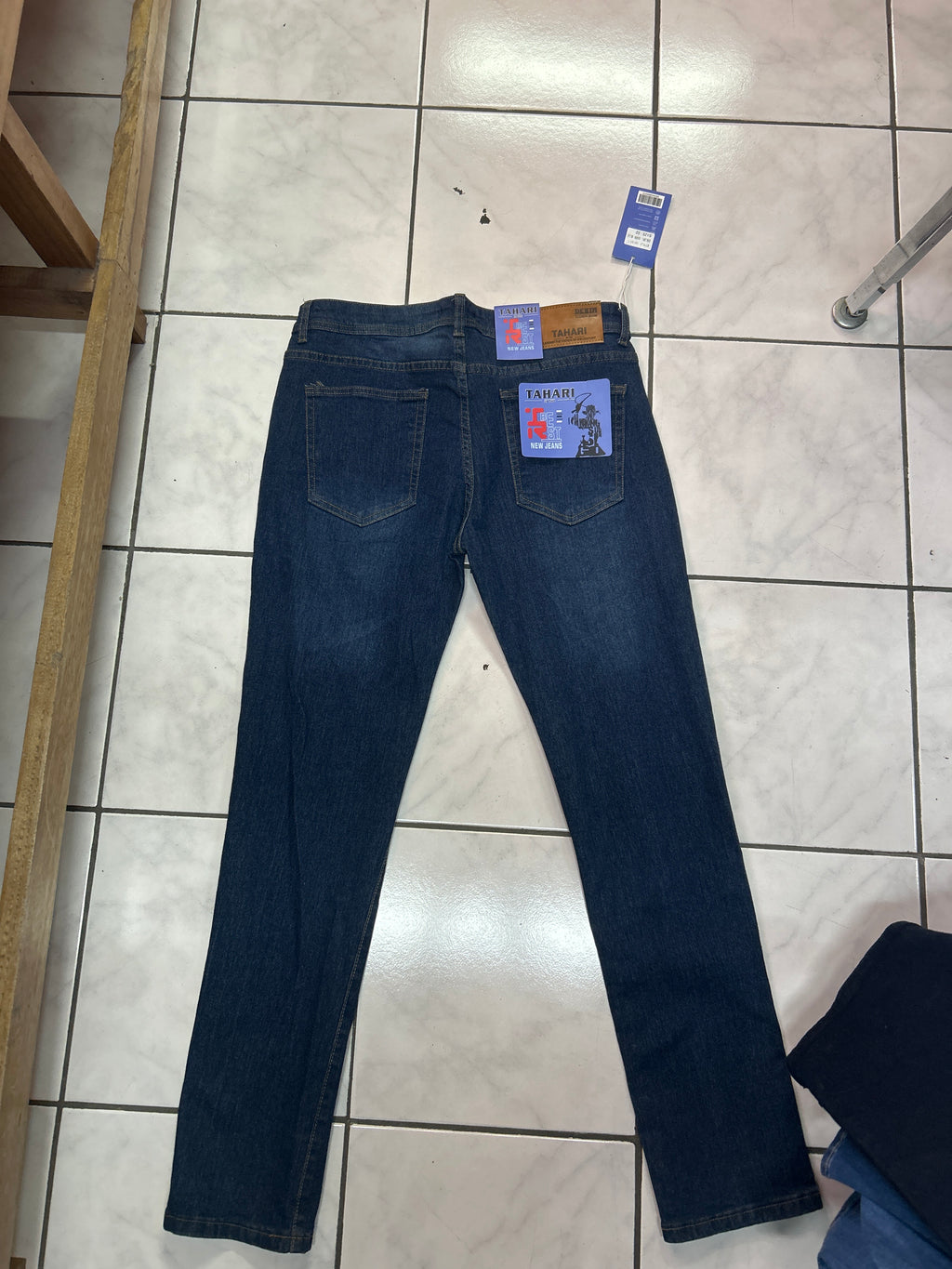 JEANS TAHARI