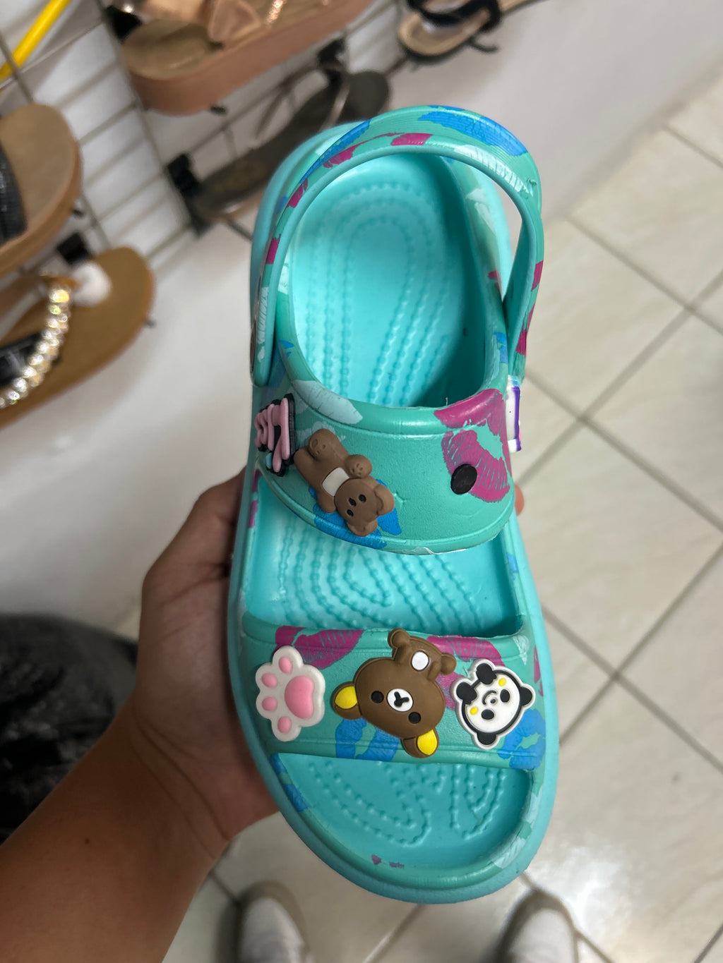 Sandalia tipo Croc