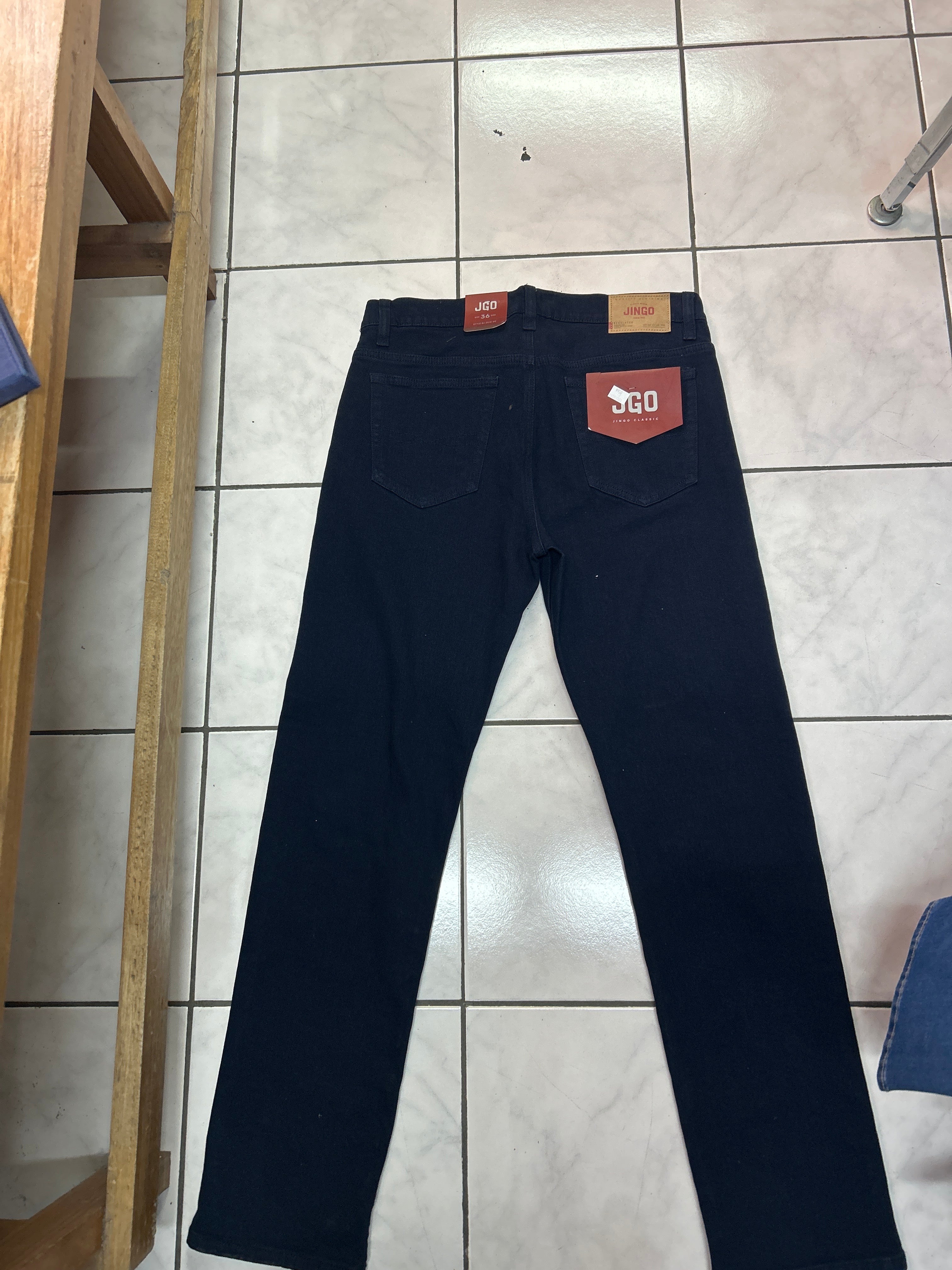 Jean Jingo de corte ajustado