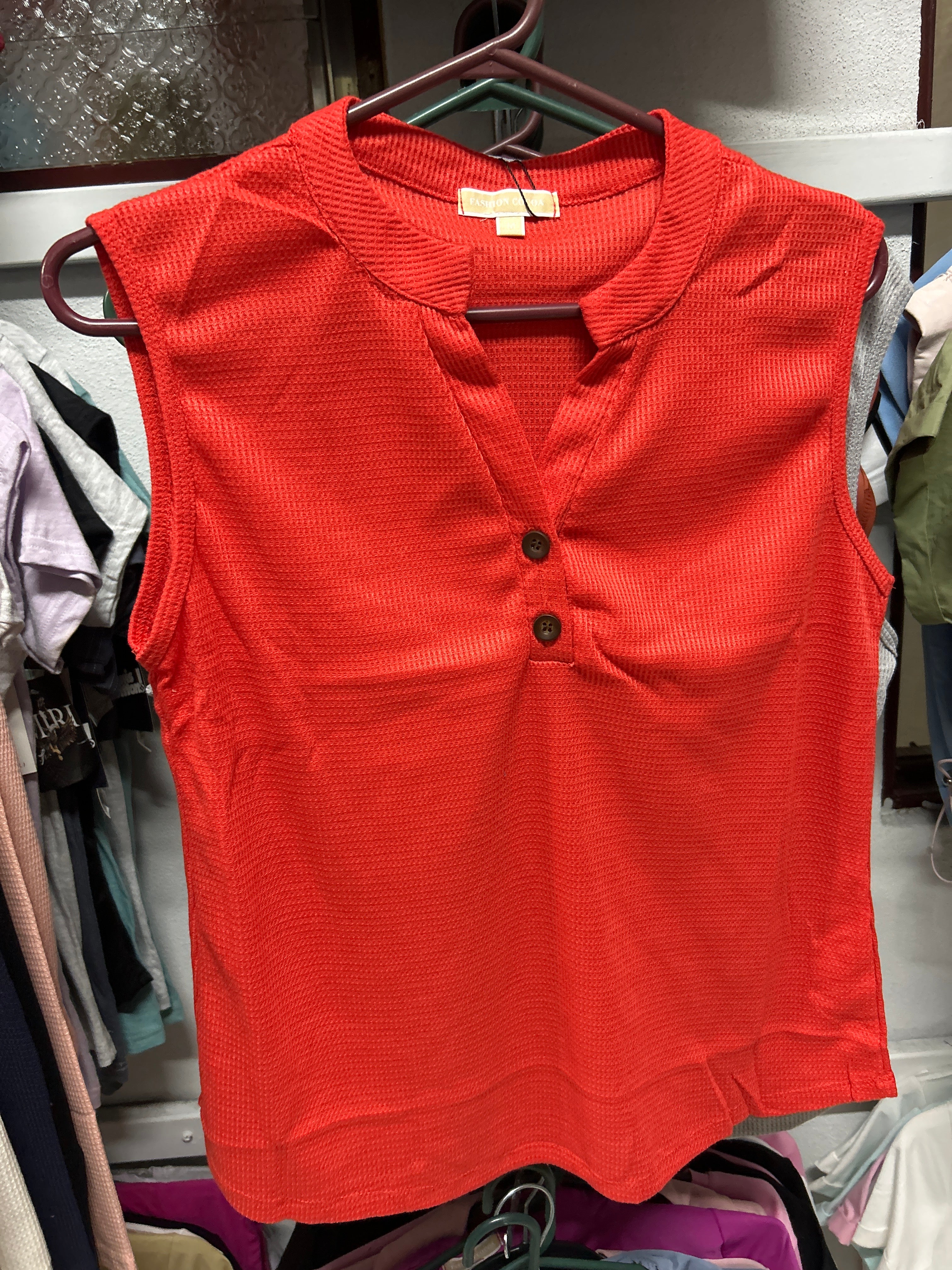 Blusa de cuello en V sin mangas con textura