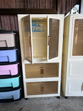 Mueble puertas transparentes