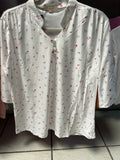 Blusa elástica de tres botones
