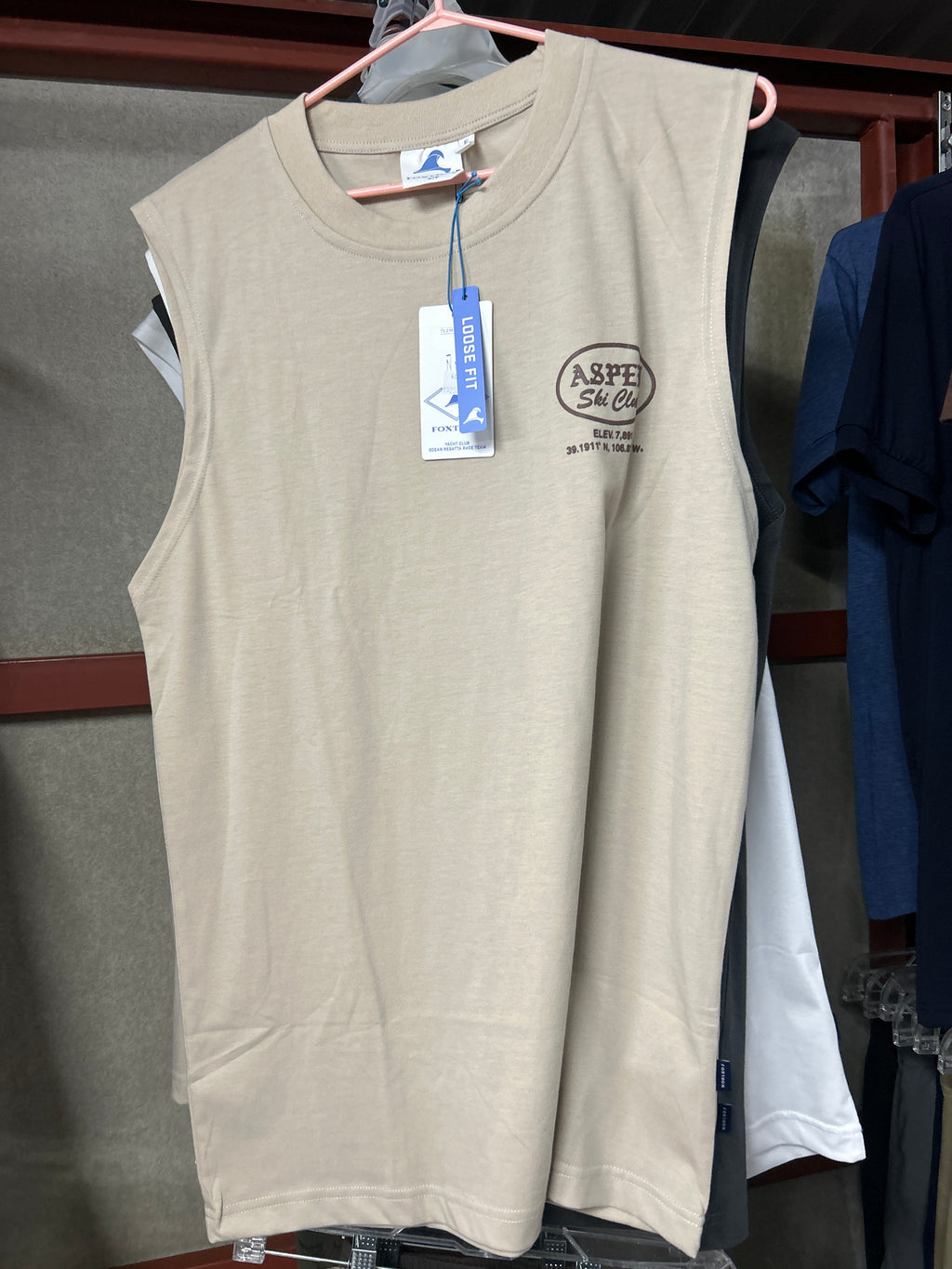 Sleeveless T-shirt