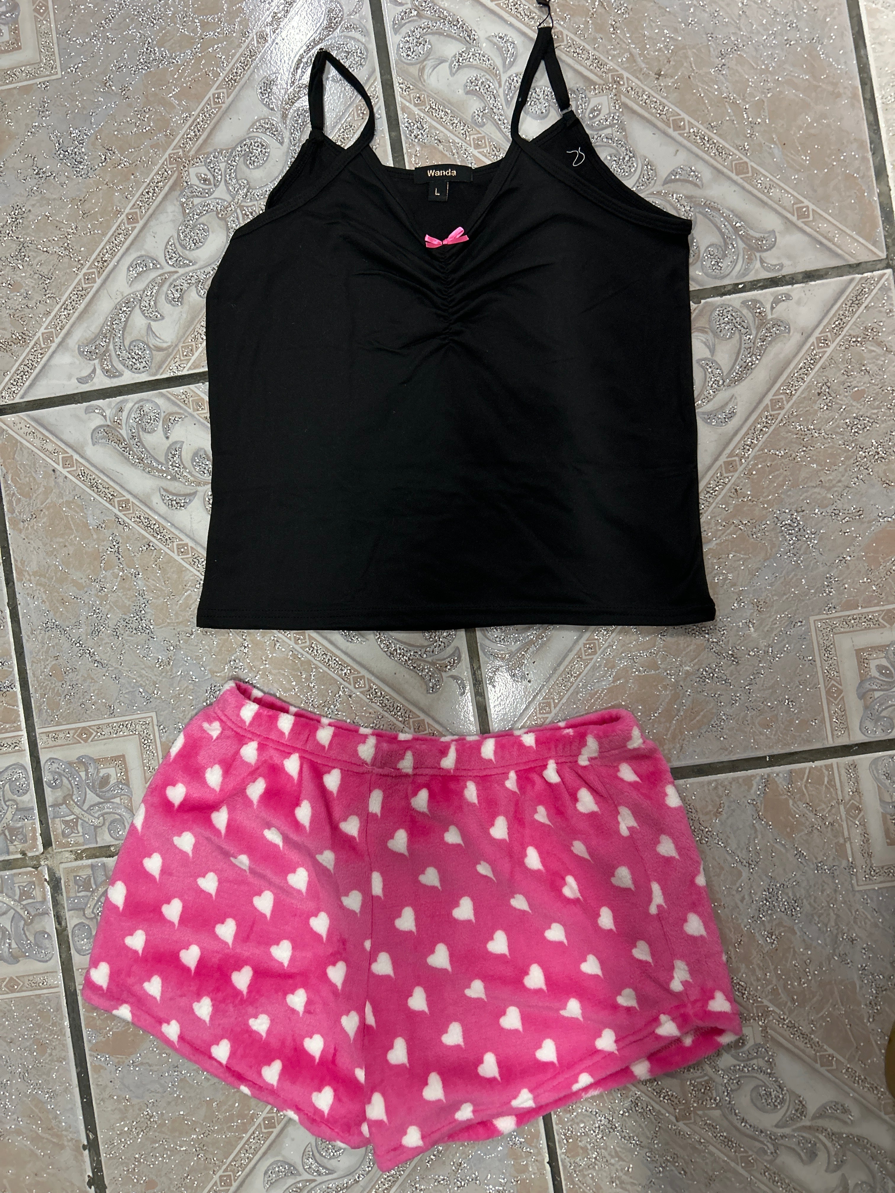 Pijama con short de peluche