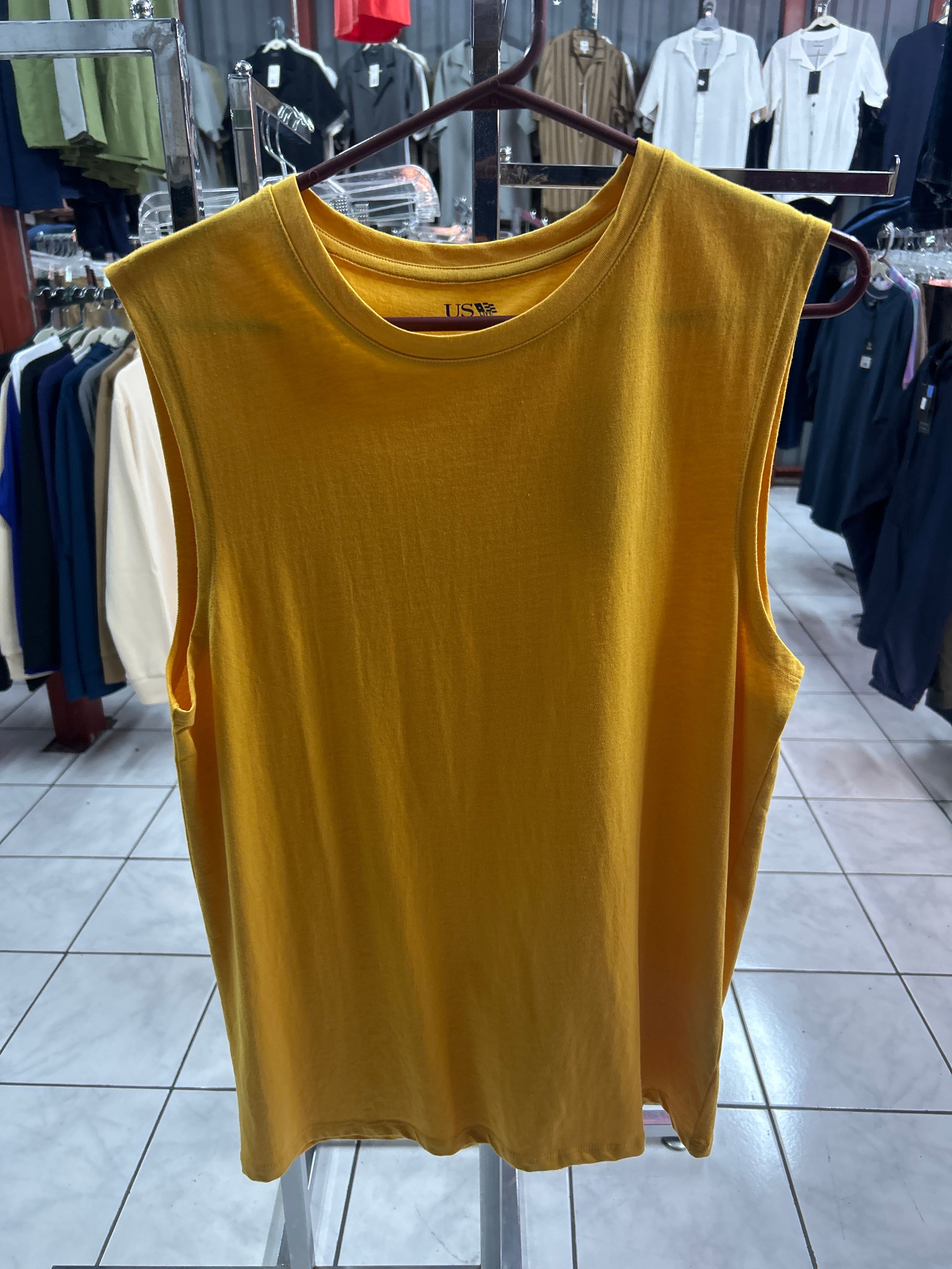 Sleeveless T-shirt
