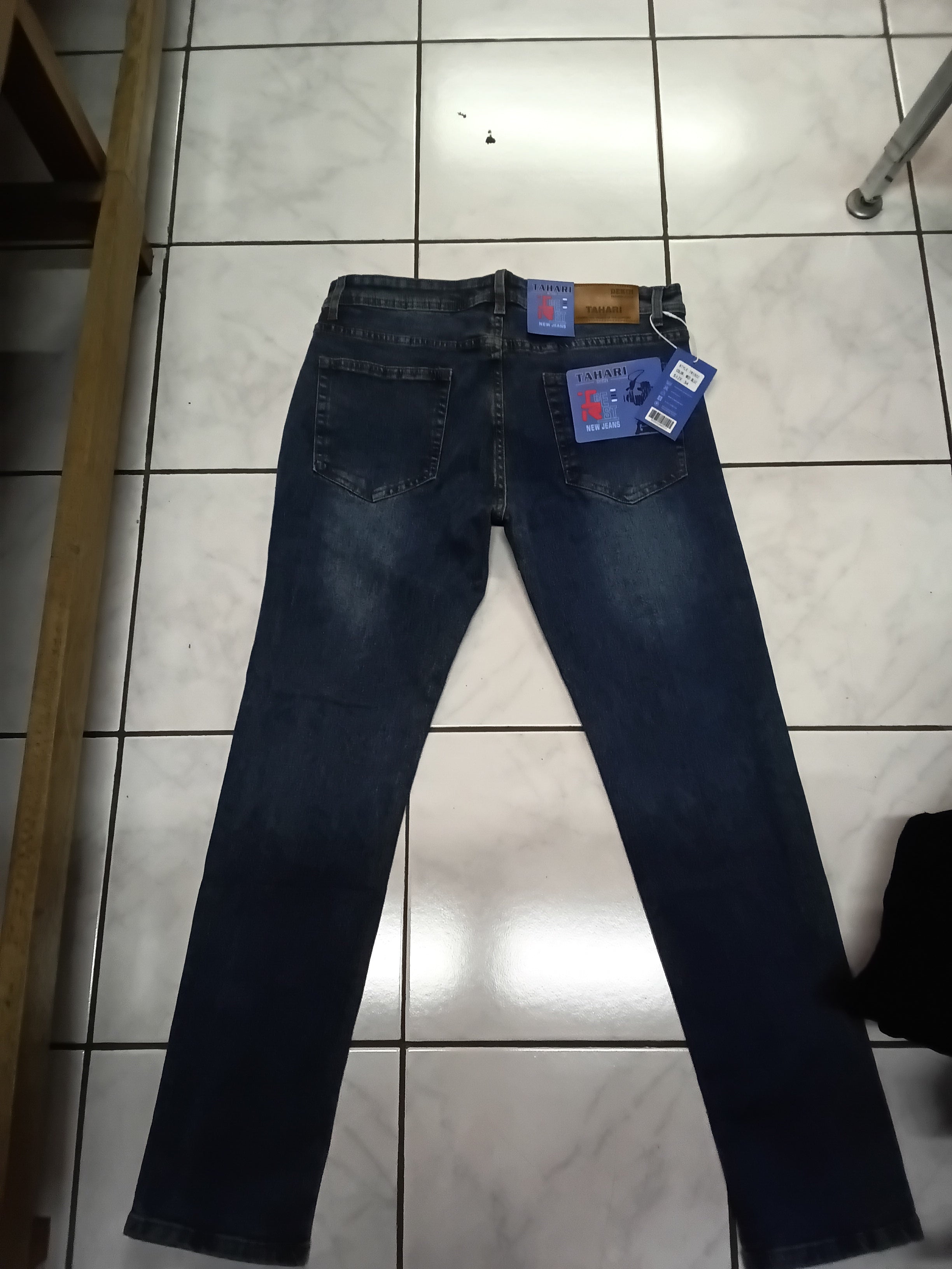 JEANS TAHARI