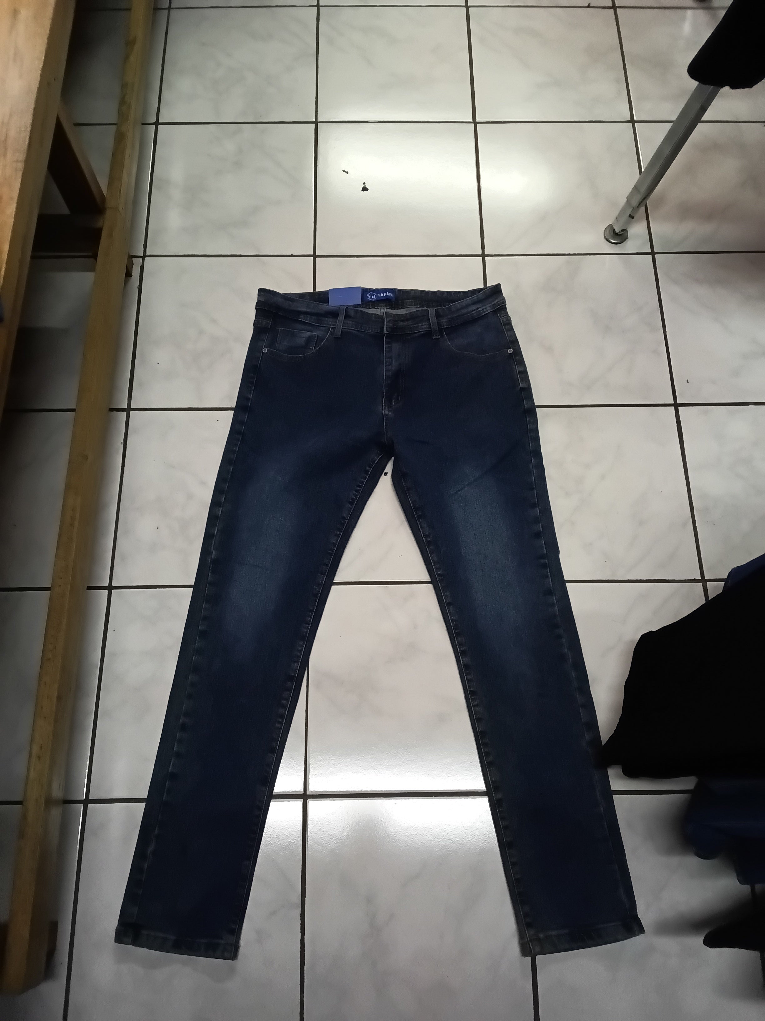 JEANS TAHARI
